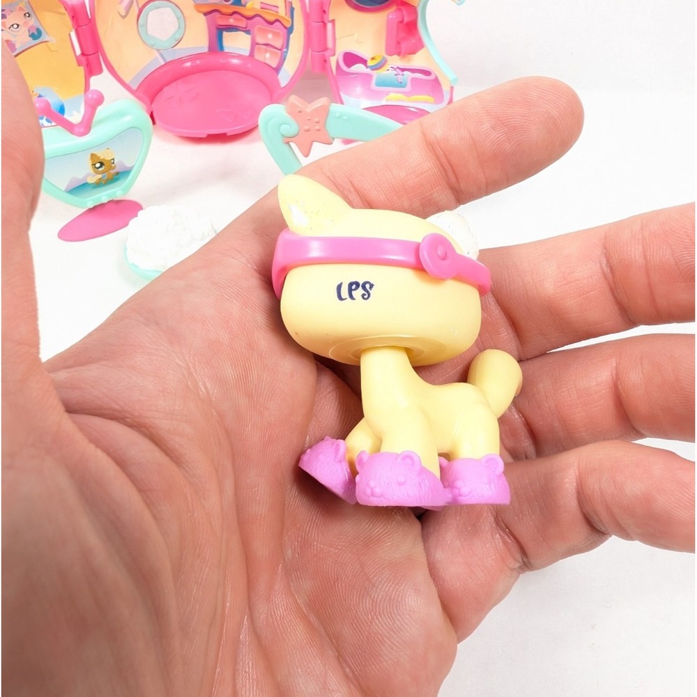 Littlest Pet Shop Snooze n Slumber Cat #1546 Playset Nearly Complete LPS Hasbro - Picture 3 of 7